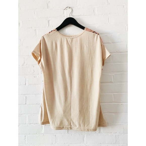 Floral colorblock short sleeve top - Picture 2 of 4